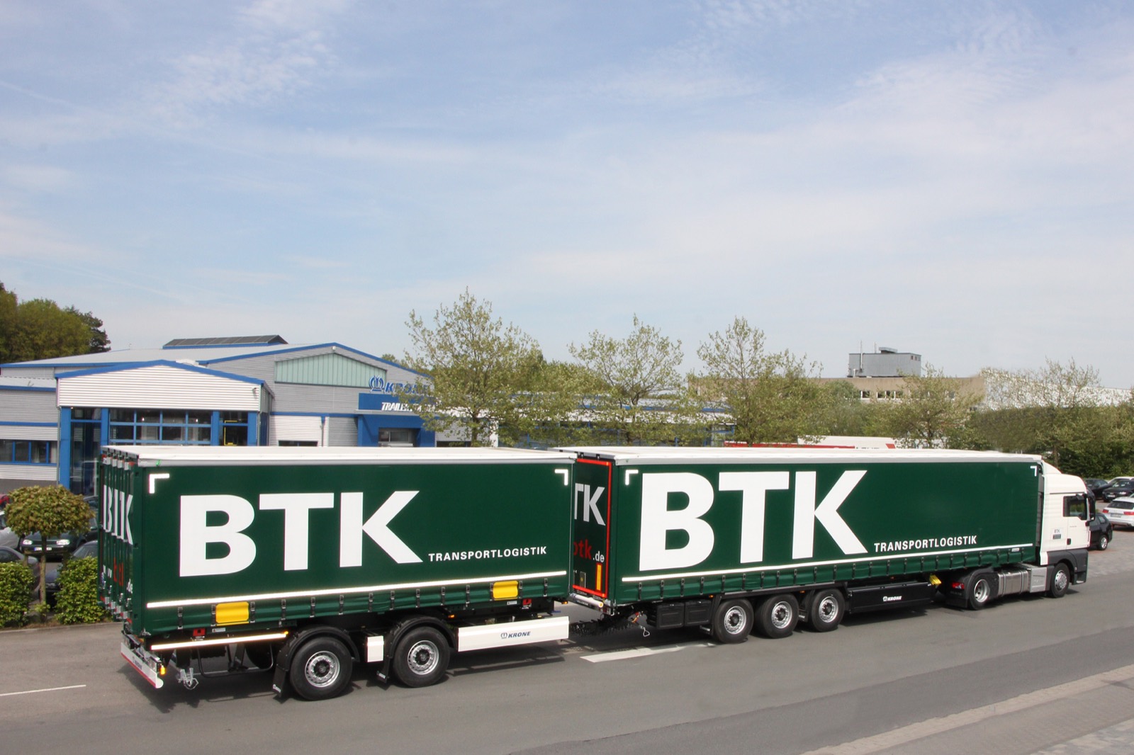 BTK Langzug schräg von hinten